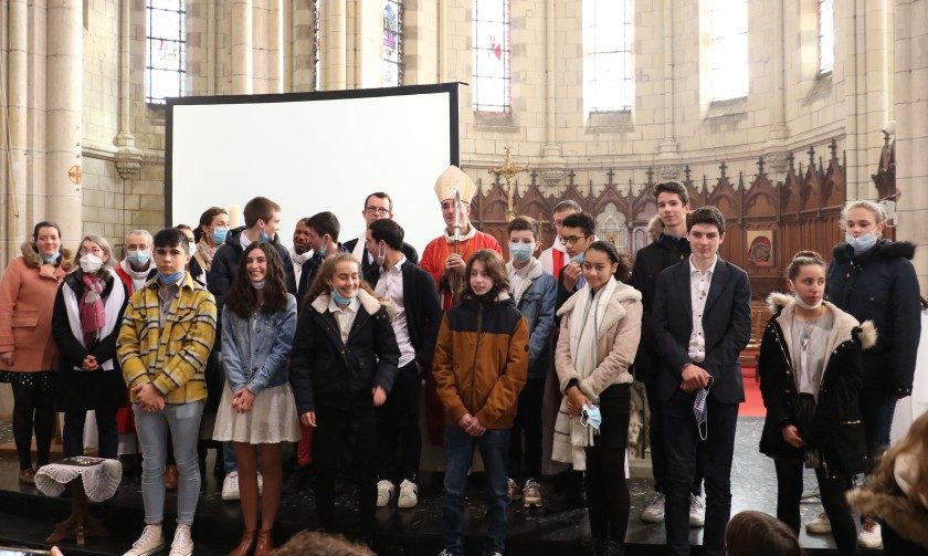 Sacrement de confirmation pour quelques élèves